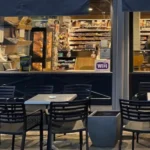 photo de la devanture du Bar-tabac Le Surcouf (63 Puy de Dôme), vue sur la terrasse