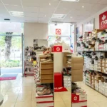 photo de l'intérieur du magasin de chaussures Ricker à Pau (64000)
